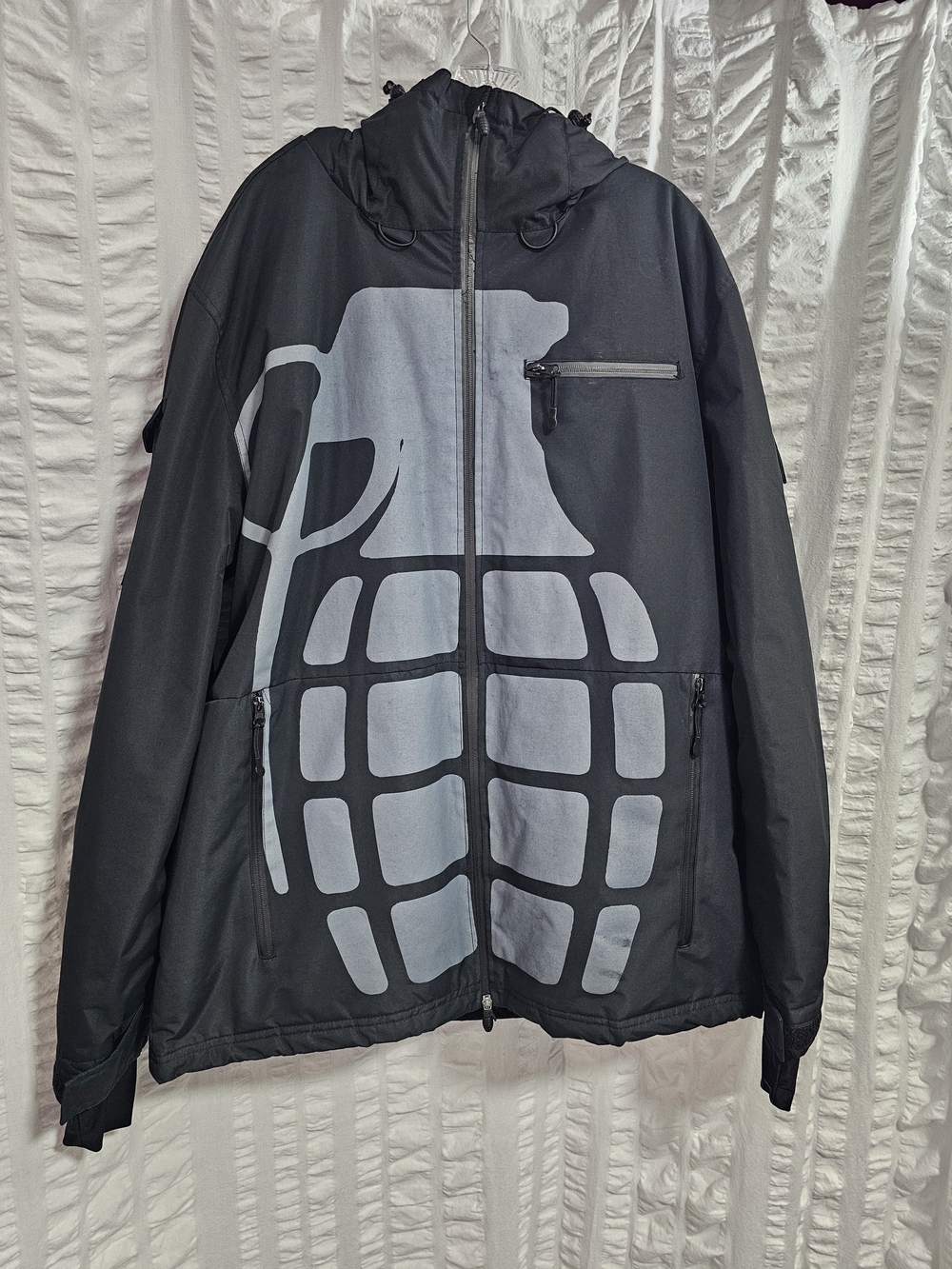 Grenade Vintage Y2K-era "Fatigue Project" Snowboarding Ski Snow Vented Jacket XL